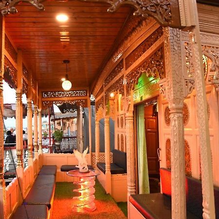 The Heritage Safina Group Of Houseboats Hotel Srinagar  Exterior photo